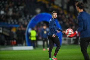 开云体育中国官方网站-记者：如无意外佩尼亚将随巴萨开启亚洲行，弗里克想尊重球员合同