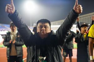 华体会-西海岸投资人：多么希望为青岛争夺一个中国职业足球的最高奖奖杯