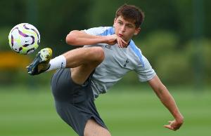 开云中国官网-图片报：多特有意热刺17岁前锋米奇-摩尔，球员估值1800万欧