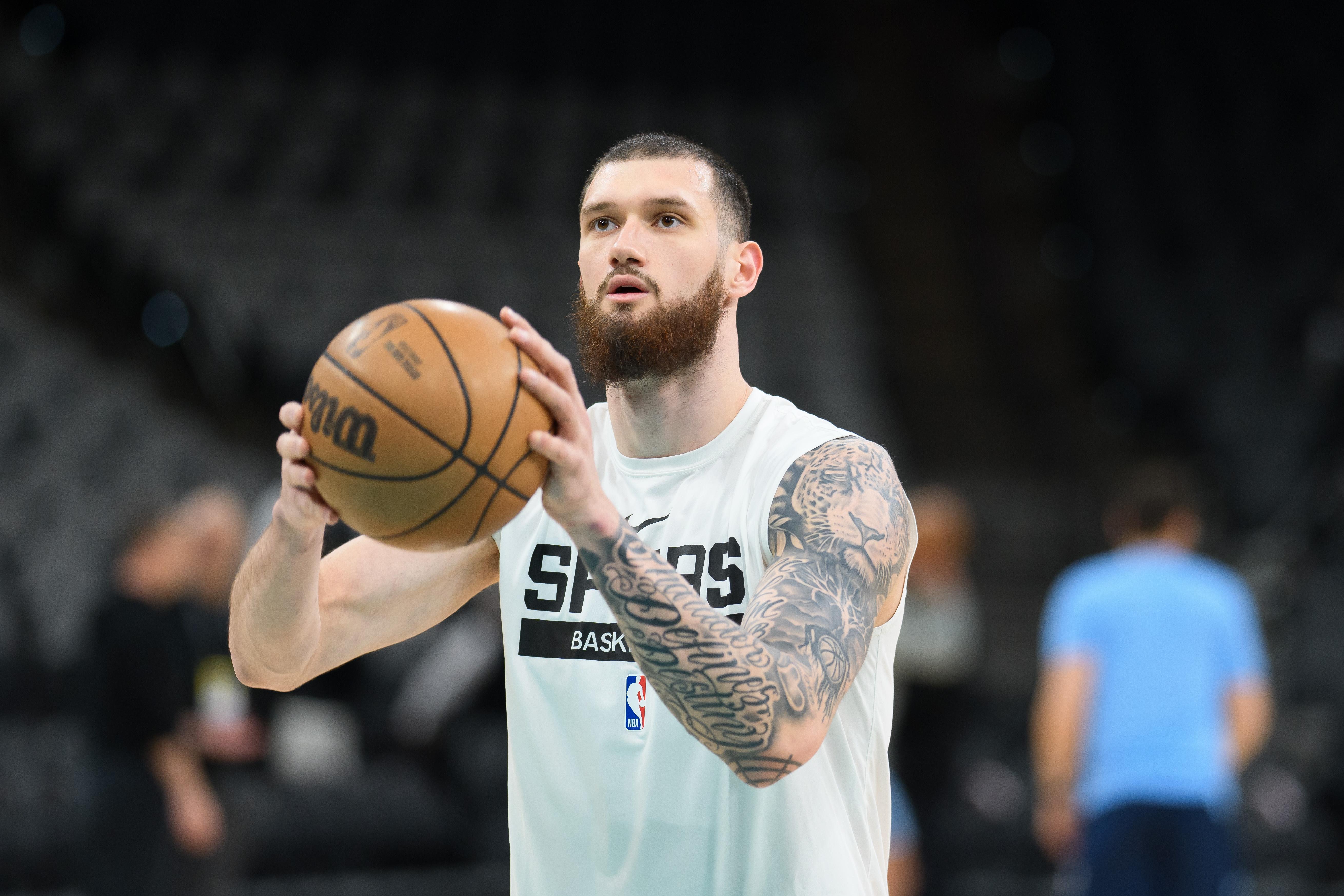 开云体育-手感一般！马穆凯拉什维利11中4&amp;amp;三分4中0拿到13分&amp;amp;拼到5犯离场